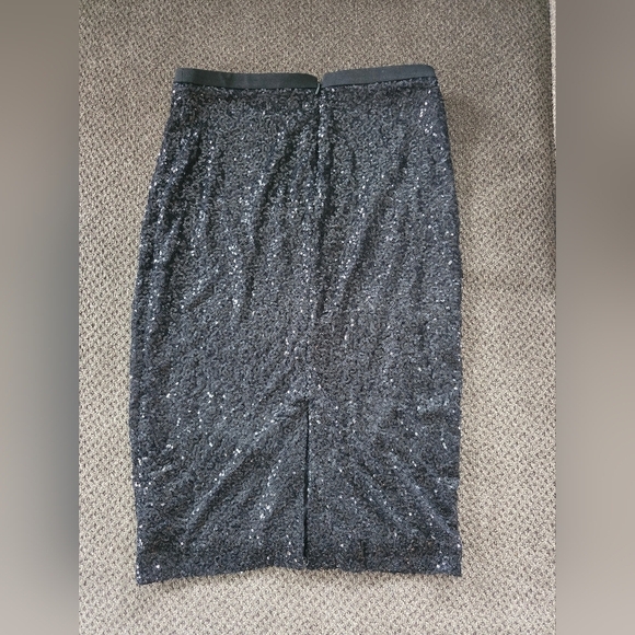 Bebe Skirt Women Sz 8 Black Sparkly Sequins Cocktail Midi Slit Back Summer - Picture 10 of 13